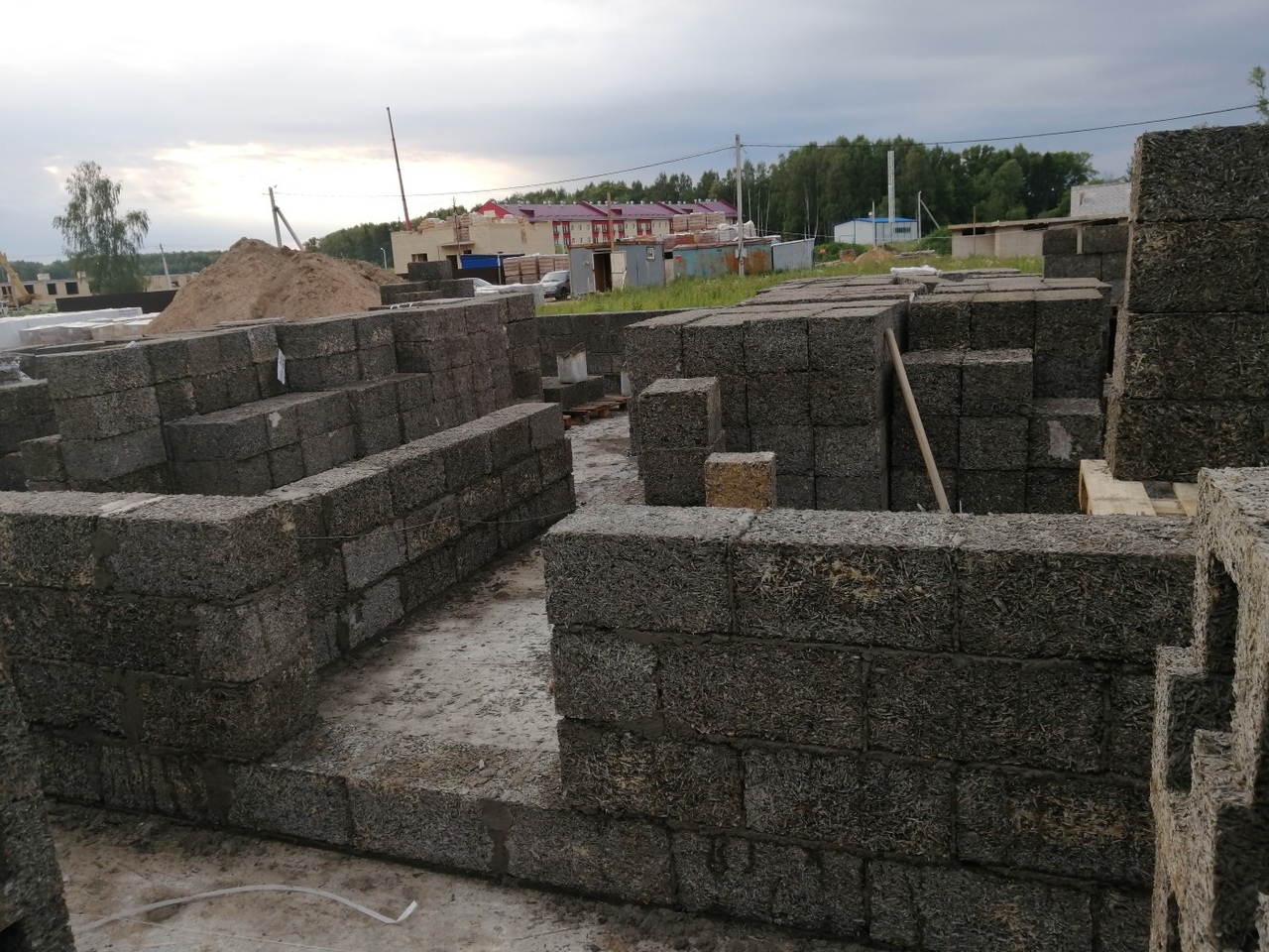 Стены дома из арболита